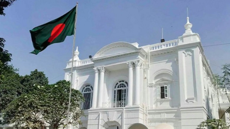 গুম মামলায় অভিযুক্ত সেনা কর্মকর্তাদের গ্রেপ্তারি পরোয়ানা সেনা সদরে পৌঁছেছে এবং সেটির প্রাপ্তিস্বীকার কপি পেয়েছে ট্রাইব্যুনাল।