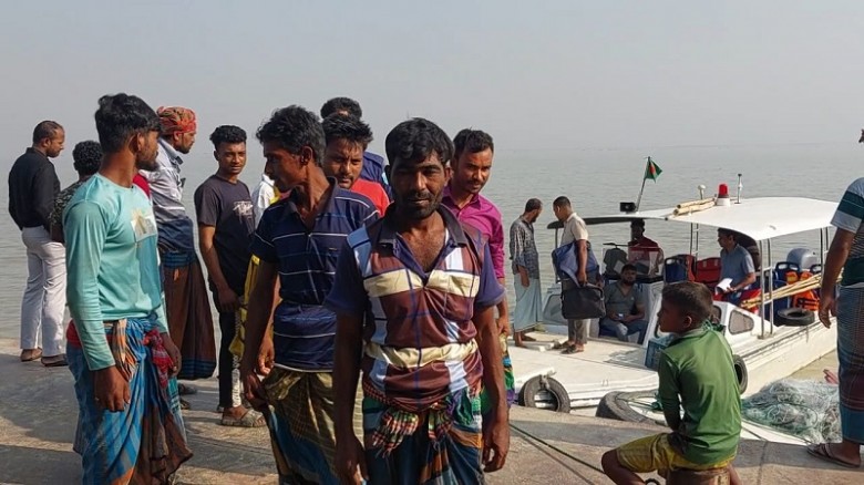 মা ইলিশ রক্ষায় অভিযান: ২১ জনকে আটক ৪ জনকে কারাদণ্ড...