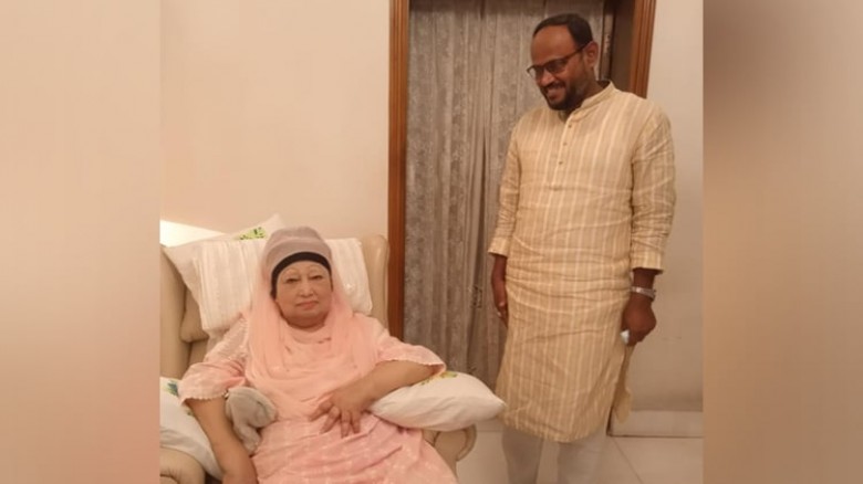 জাতীয় বিপ্লব ও সংহতি দিবসের আমন্ত্রণপত্র খালেদা জি...