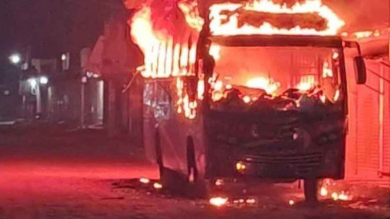 ময়মনসিংহে থেমে থাকা বাসে দুর্বৃত্তের আগুন, নিহত ১...