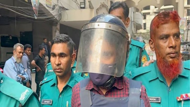 ছাত্রদের যৌন হয়রানি-মারধর: ঢাবির সেই শিক্ষক কারাগা...