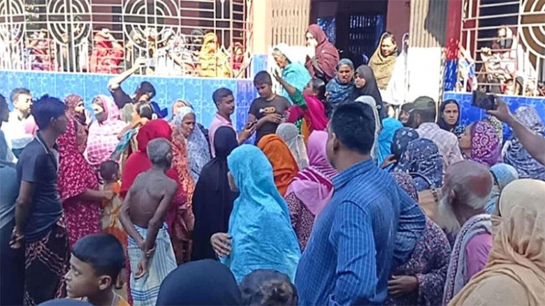 মাদক নিয়ে প্রবেশে বাধা, মা-ছোট ভাইকে কুপিয়ে হত্যা...