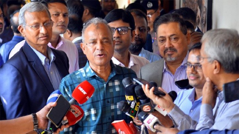 বিজয় দিবসে এবারও প্যারেড হবে না: স্বরাষ্ট্র উপদেষ্...