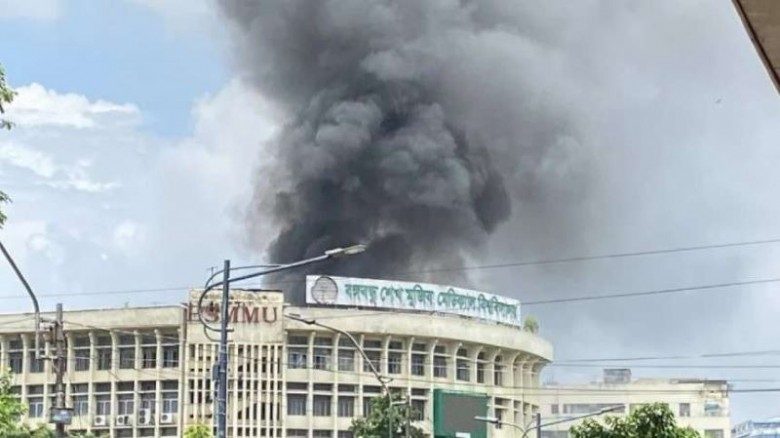 বাংলাদেশ মেডিকেল বিশ্ববিদ্যালয় হাসপাতালে অগ্নিকাণ্...