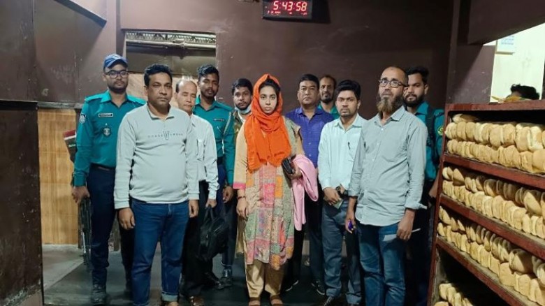নোংরা পরিবেশে খাদ্য উৎপাদন,প্যারামাউন্টকে দেড় লাখ ...