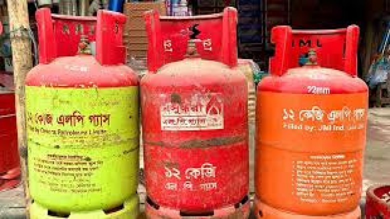 রাঙ্গামাটি শহরে মিলছে না গ্যাস সিলিন্ডার...
