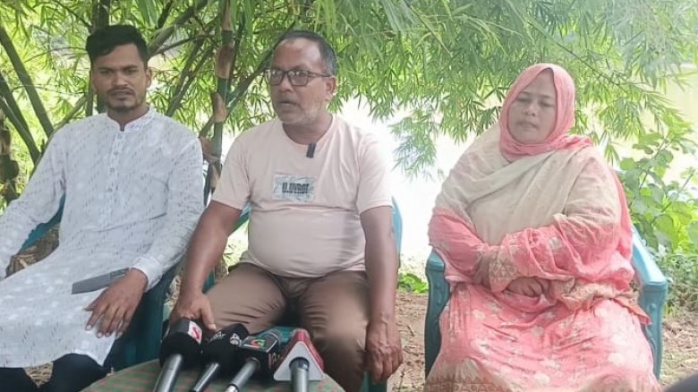 নওগাঁয় জমি দখলের অভিযোগ ভিত্তিহীন দাবি করে সংবাদ সম্মেলন, নিরপেক্ষ তদন্তের দাবি